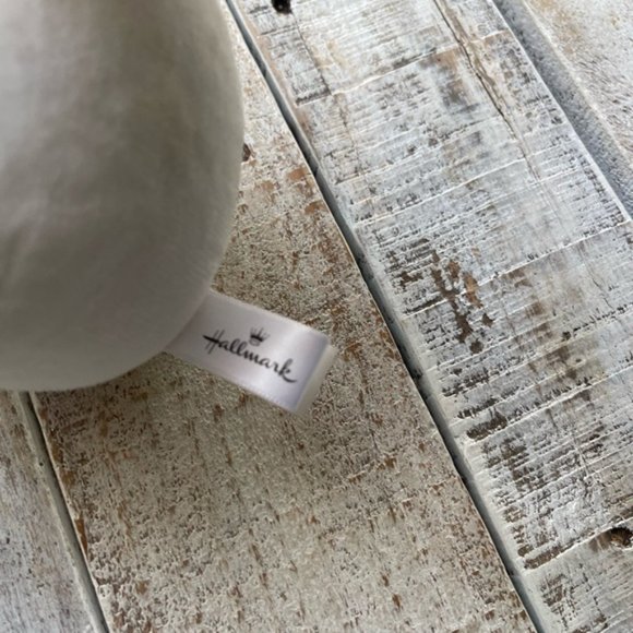 NWT Hallmark Disney Frozen Olaf Fluffballs Collectible Tree Ornament - Picture 5 of 5